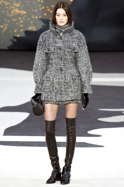 Look 7